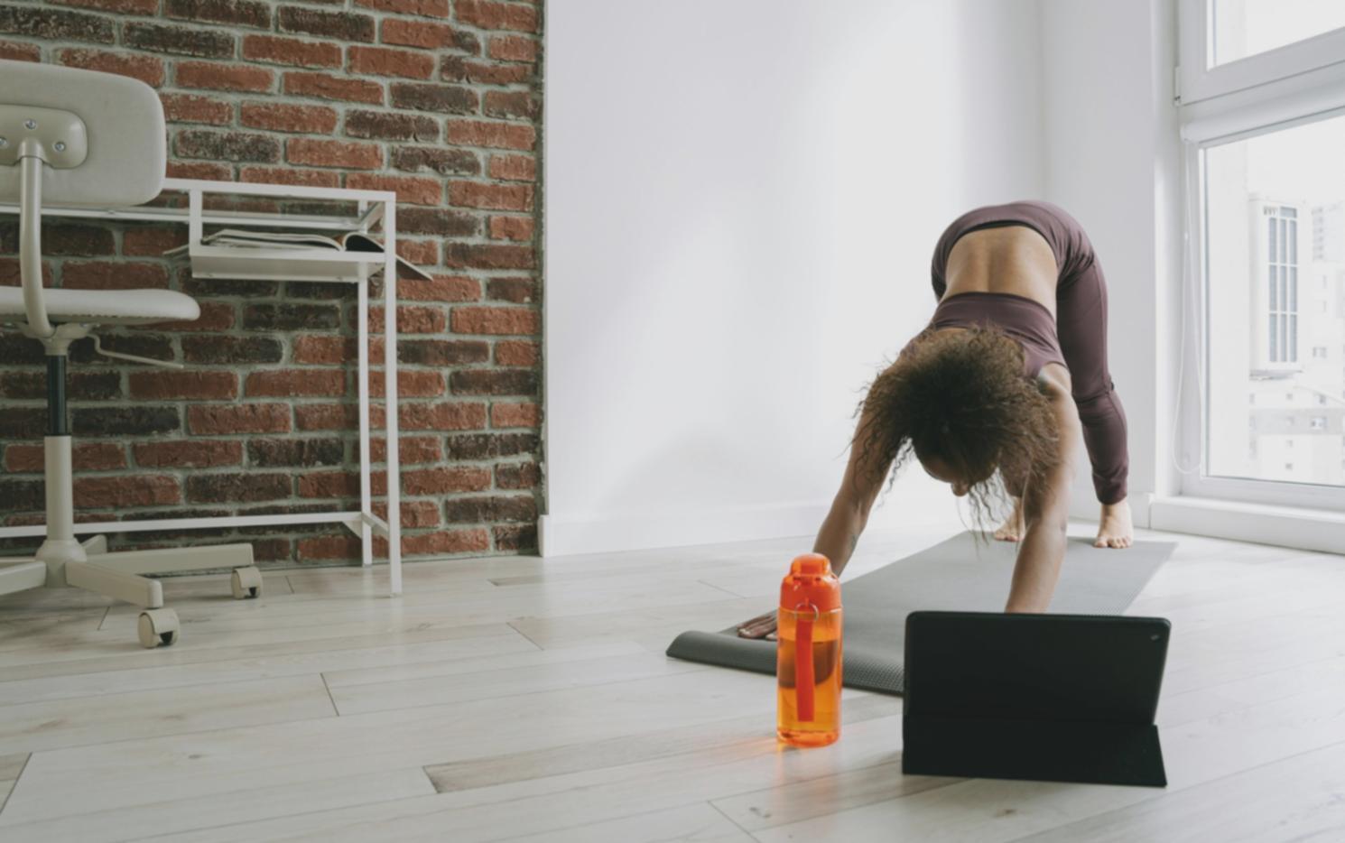 Atletas realizando ejercicios funcionales de alta intensidad en Modernvisionlab